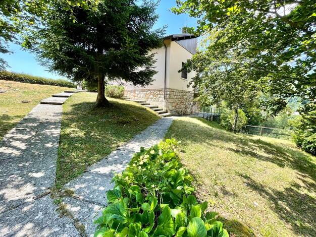 Villa zum Kauf 325.000 € 5 Zimmer 252 m² 2.800 m² Grundstück località Monte Cucco Ferrara di Monte Baldo 37013