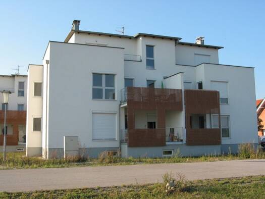 Wohnung zur Miete 943 € 4 Zimmer 92,8 m² 1. Geschoss Neubaugasse 3 Schützen am Gebirge 7081