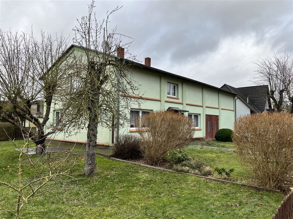 Haus zum Kauf provisionsfrei 255.000 € 6 Zimmer 300 m²<br/>Wohnfläche 1.325 m²<br/>Grundstück ab sofort<br/>Verfügbarkeit Bandower Chaussee 4 Letschow Schwaan 18258