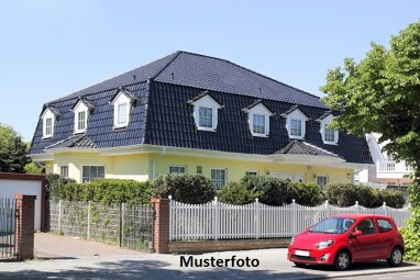 Einfamilienhaus zum Kauf Zwangsversteigerung 880.000 € 1 Zimmer 161 m² 1.110 m² Grundstück Burgfarrnbach 94 Fürth 90768