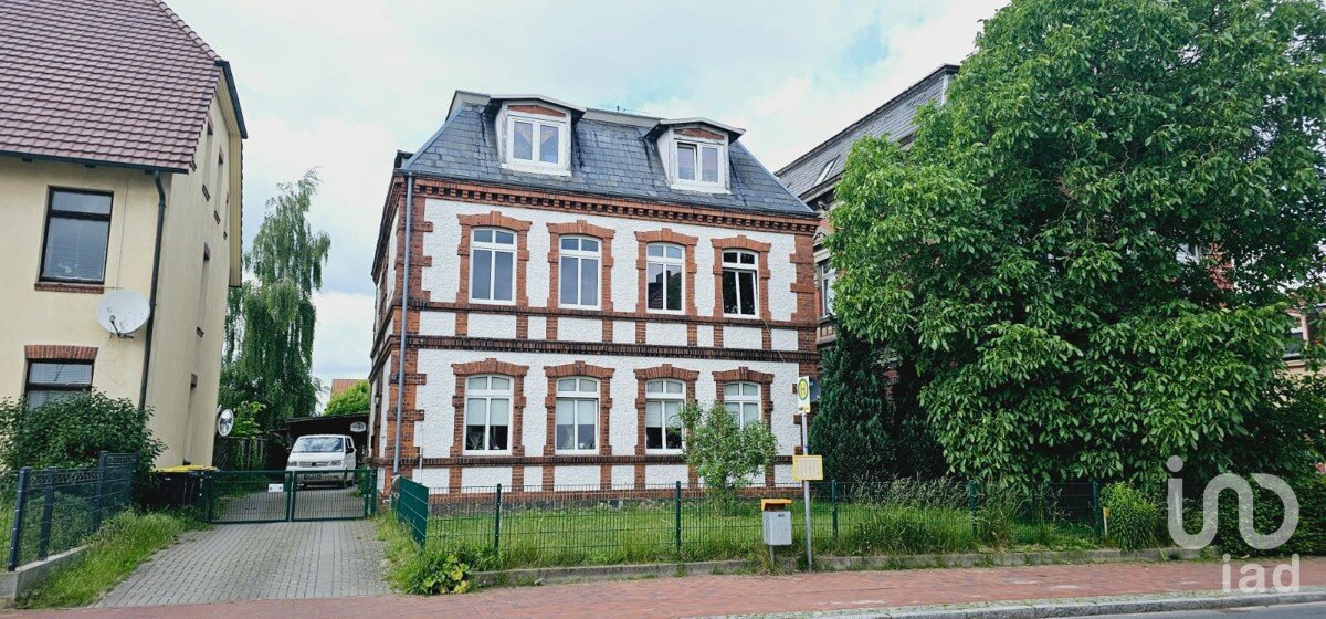 Mehrfamilienhaus zum Kauf 295.000 € 9 Zimmer 246 m²<br/>Wohnfläche 1.300 m²<br/>Grundstück ab sofort<br/>Verfügbarkeit Zarrentin Zarrentin 19246