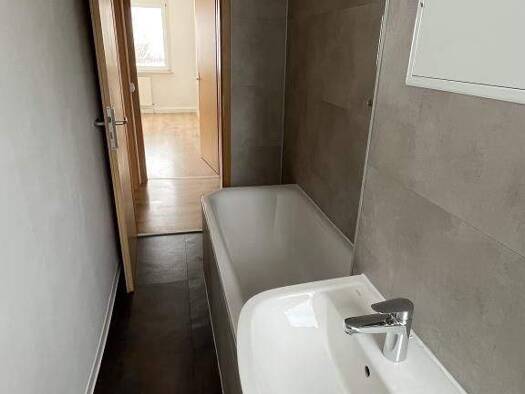 Wohnung zur Miete 330 € 3 Zimmer 56,6 m² EG Bahnhofstraße 107 Bergwitz Kemberg 06901