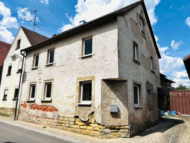 Einfamilienhaus zum Kauf 135.000 € 8 Zimmer 160 m² 419 m² Grundstück frei ab sofort Altershausen Königsberg in Bayern 97486