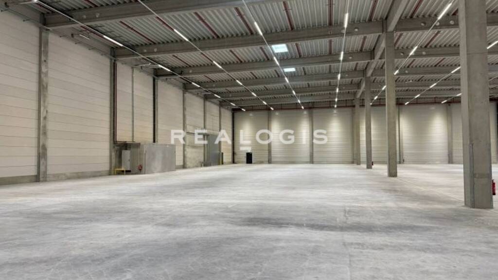 Halle/Industriefläche zur Miete - Erstbezug provisionsfrei 5.500 m² Lagerfläche teilbar ab 2.600 m² Hallbergmoos 85399