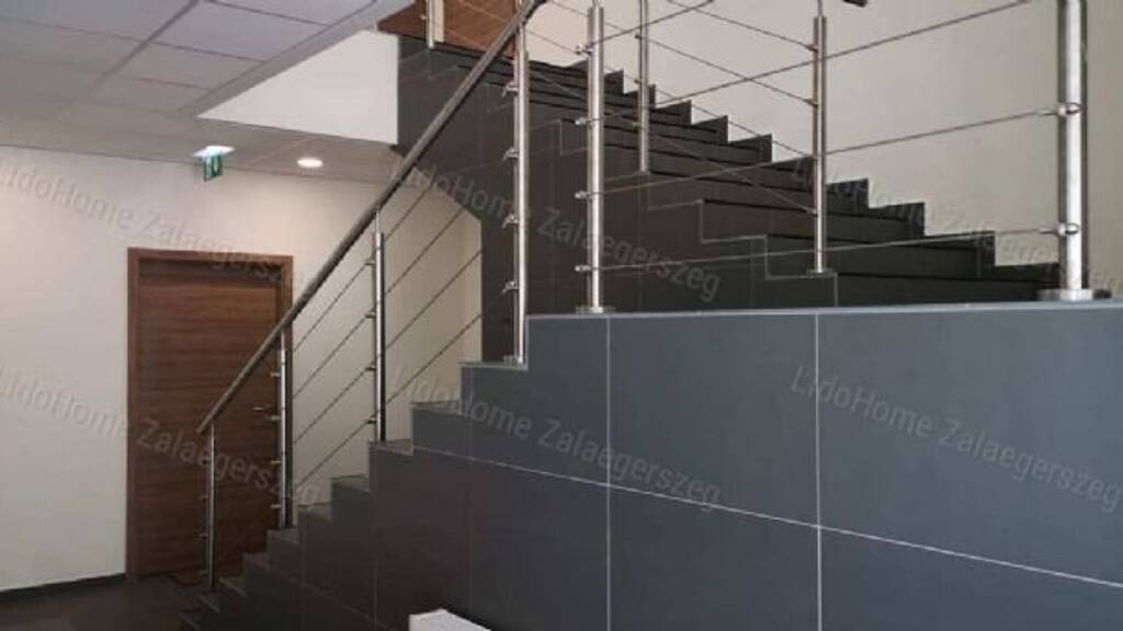 Bürogebäude zum Kauf 2.975.000 € 2.800 m² Bürofläche Zalaegerszeg