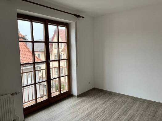 Wohnung zur Miete 450 € 2 Zimmer 43 m² Geschoss 2/3 frei ab 01.06.2026 Hilpoltsteiner Straße 3 Roth 91154