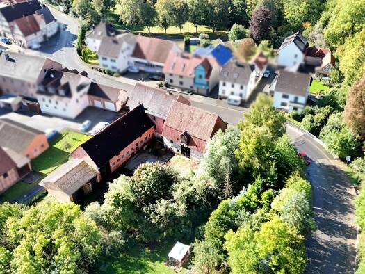 Haus zum Kauf 279.000 € 9 Zimmer 2.300 m² Grundstück Teichtor 8 Wolfhagen Wolfhagen 34466