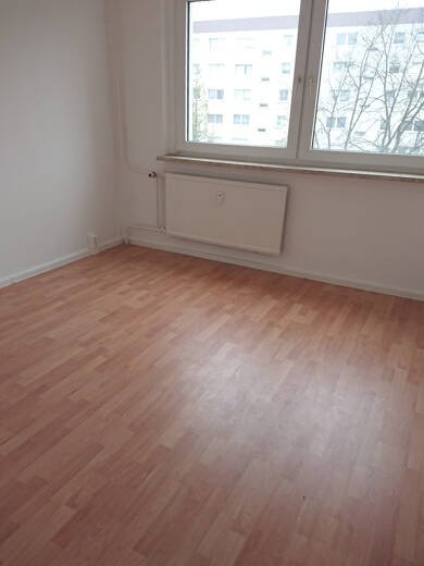Wohnung zur Miete 331 € 3 Zimmer 66,2 m² 2. Geschoss frei ab sofort Schulstr. 12 Thurm Mülsen 08132