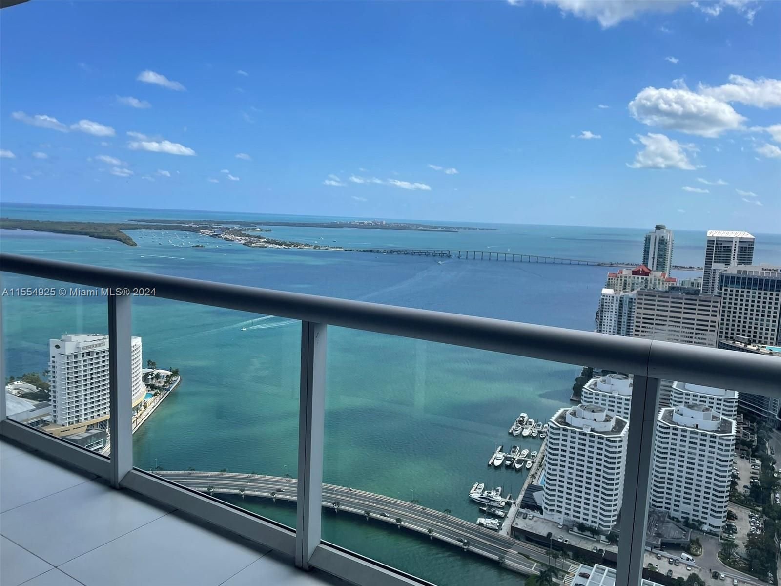 Studio zum Kauf 1.247.840 € 2 Zimmer 141 m²<br/>Wohnfläche 495 Brickell Ave 5203 Miami 33131