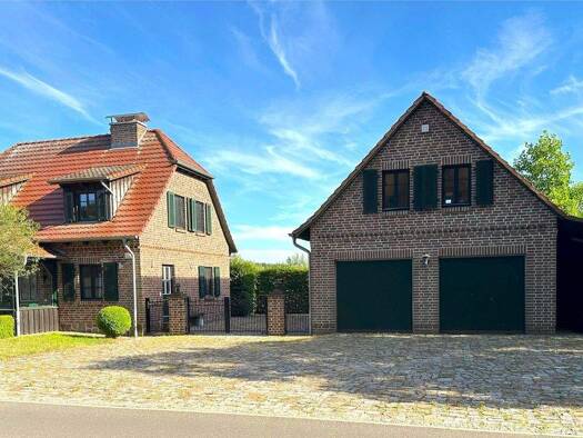 Haus zum Kauf 848.000 € 4 Zimmer 149 m² 5.768 m² Grundstück Groß Quassow 25b Userin 17237