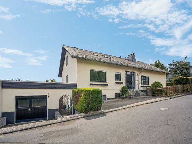 Einfamilienhaus zum Kauf 469.000 € 8 Zimmer 214 m² 683 m² Grundstück Niederhadamar Hadamar 65589