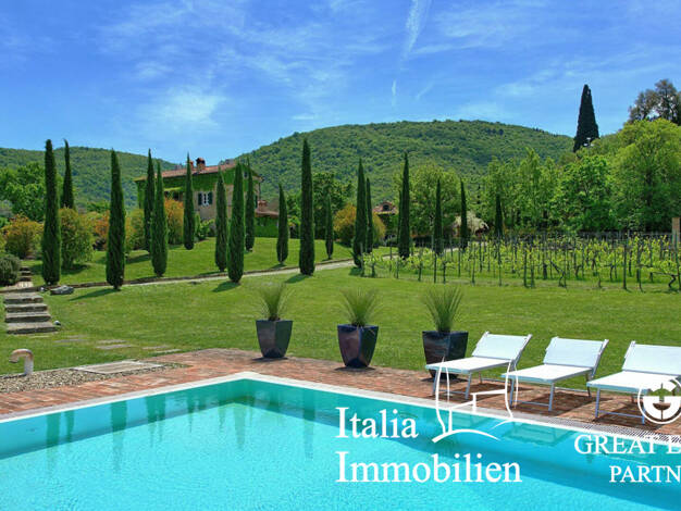 Bauernhaus zum Kauf 2.300.000 € 10 Zimmer 244 m² 24.000 m² Grundstück Cortona 52044