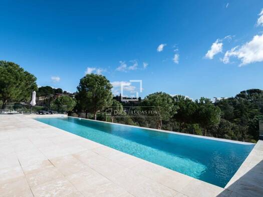 Haus zum Kauf 1.600.000 € 367 m² 2.059 m² Grundstück Torrelodones 28250