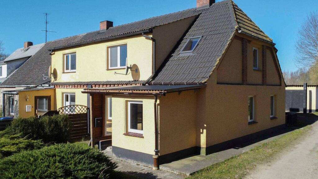 Sonstiges zum Kauf als Kapitalanlage geeignet 69.000 € 5 Zimmer 106 m² 935,1 m² Grundstück Groß Upahl Gülzow-Prüzen 18276