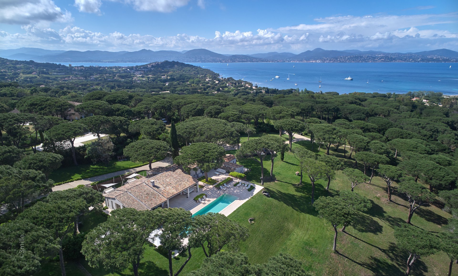 Einfamilienhaus zum Kauf 11 Zimmer 350 m²<br/>Wohnfläche 23.484 m²<br/>Grundstück Zone Est Diffuse Saint Tropez 83990