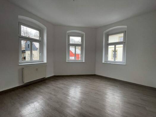 Wohnung zur Miete 390 € 4 Zimmer 83,5 m² frei ab sofort Waldheimer Straße 44 Döbeln 04720
