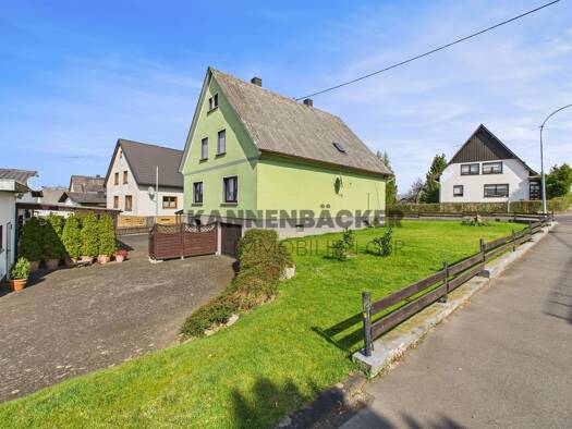 Haus zum Kauf 215.000 € 6 Zimmer 157 m² 590 m² Grundstück frei ab 01.10.2026 Herschbach 56249