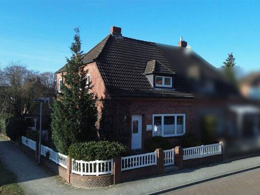 Doppelhaushälfte zum Kauf 329.000 € 5 Zimmer 110 m² 305 m² Grundstück frei ab sofort Geesthacht 21502