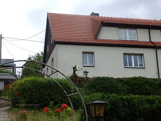 Doppelhaushälfte zum Kauf 65.000 € 7 Zimmer 90 m² 488 m² Grundstück Oststraße 19 Mulda Mulda/Sa. 09619