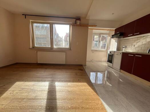 Wohnung zur Miete 870 € 2 Zimmer 41 m² Geschoss 2/3 frei ab sofort Altenbergstraße 8 Süd Süd 70180