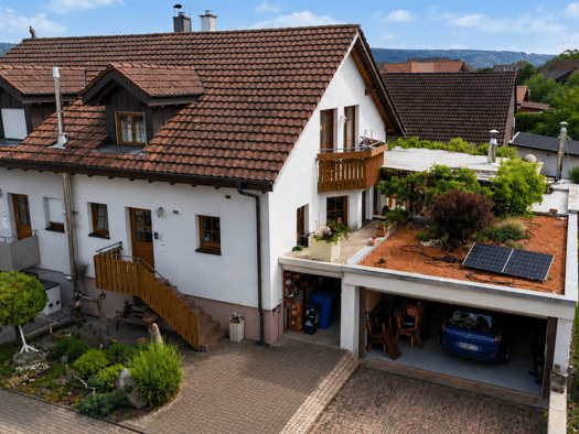 Doppelhaushälfte zum Kauf 450.000 € 6,5 Zimmer 143 m² 292 m² Grundstück Erzingen Klettgau 79771