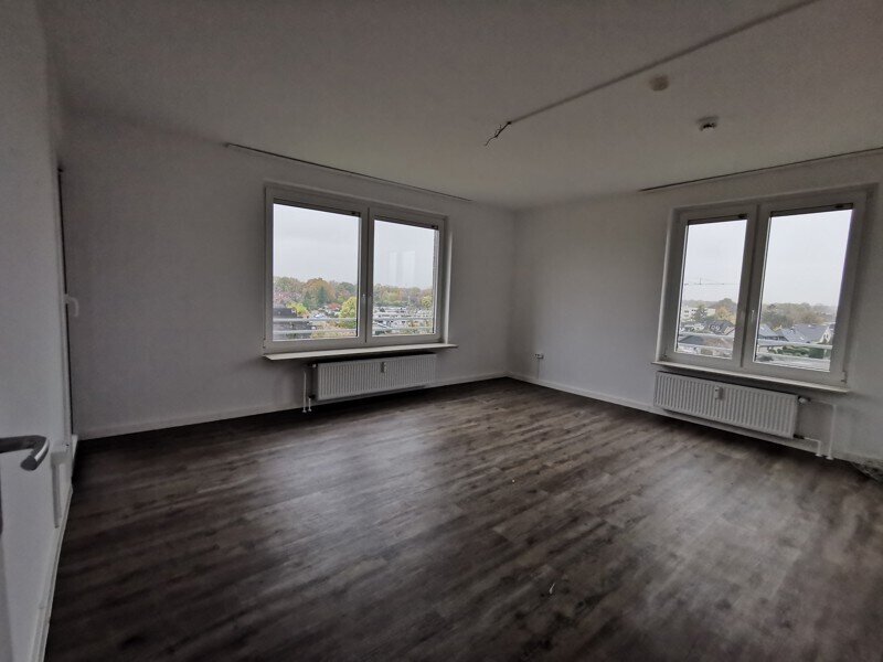 Wohnung zur Miete 617,07 € 2,5 Zimmer 67,8 m²<br/>Wohnfläche 5.<br/>Geschoss 17.10.2024<br/>Verfügbarkeit Rabenstr. 46 Wahlbezirk 011 Pinneberg 25421