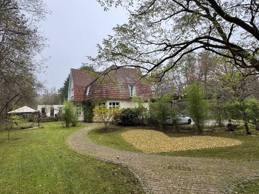 Villa zum Kauf 1.150.000 € 11 Zimmer 307 m² 1.200 m² Grundstück Neukirchen Braunfels 35619