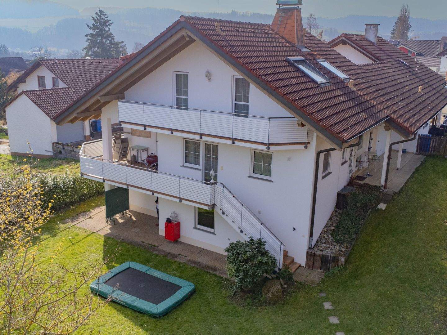 Immobilie in Hohentengen am Hochrhein - Familienidylle mit Einliegerwohnung, Gartenreich und Bachkulisse in ruhiger Sackgassenlage - Bild 0