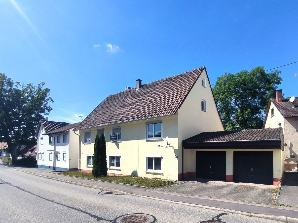 Mehrfamilienhaus zum Kauf 289.000 € 6 Zimmer 175 m²<br/>Wohnfläche 255 m²<br/>Grundstück Weiden Dornhan 72175