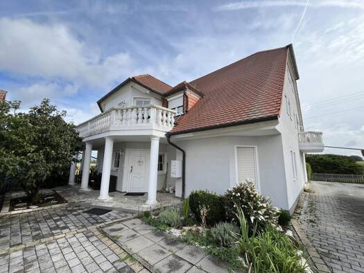 Wohnung zum Kauf 249.000 € 2 Zimmer 94 m² EG Cadolzburg 90556