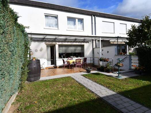 Reihenmittelhaus zum Kauf 335.000 € 4 Zimmer 110 m² 195 m² Grundstück frei ab sofort Innenstadt Euskirchen 53879