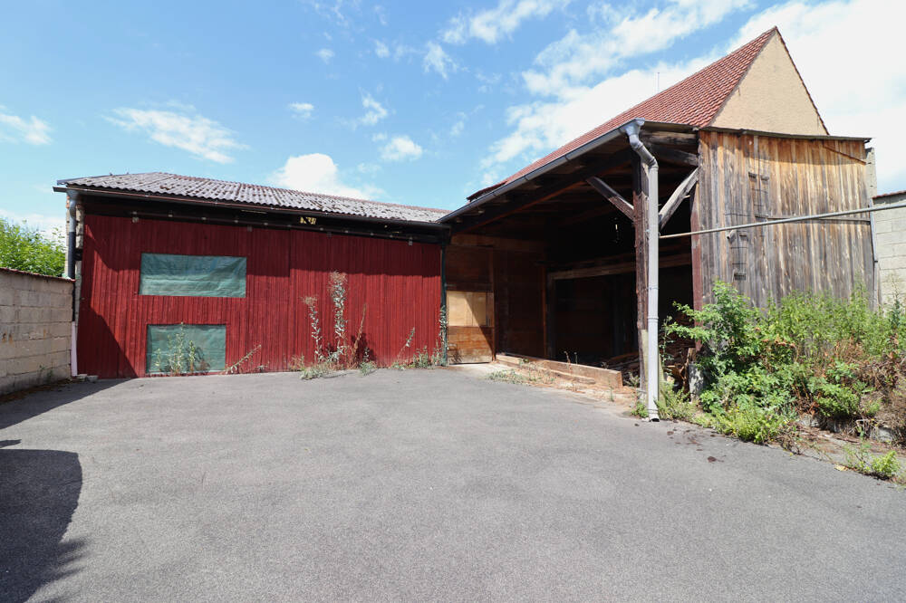 Immobilie in Dittelbrunn - Großes Haus + zahlreiche Nebengebäude - Bild 1