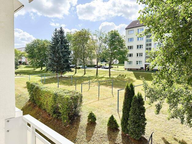 Wohnung zur Miete 445 € 4 Zimmer 76,9 m² frei ab sofort Erich-Weinert-Straße 3 Werdau Werdau 08412