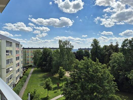 Wohnung zur Miete 350 € 3 Zimmer 56,3 m² 5. Geschoss frei ab sofort Südstraße 30 Hohenstein-Ernstthal Hohenstein-Ernstthal 09337