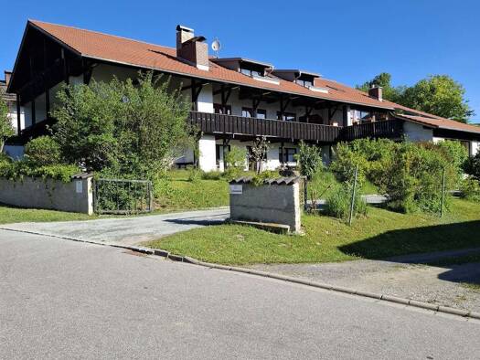Mehrfamilienhaus zum Kauf als Kapitalanlage geeignet 399.000 € 18 Zimmer 713 m² 2.192 m² Grundstück Abtschlag Kirchdorf i.Wald 94261