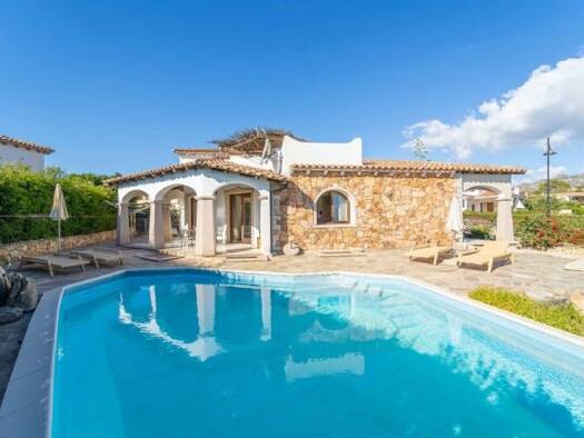 Haus zum Kauf 10 Zimmer 340 m² 500 m² Grundstück Olbia 07026
