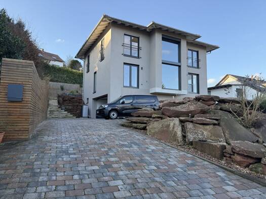 Einfamilienhaus zum Kauf provisionsfrei 1.050.000 € 7 Zimmer 224 m² 693 m² Grundstück Wertheim 97877