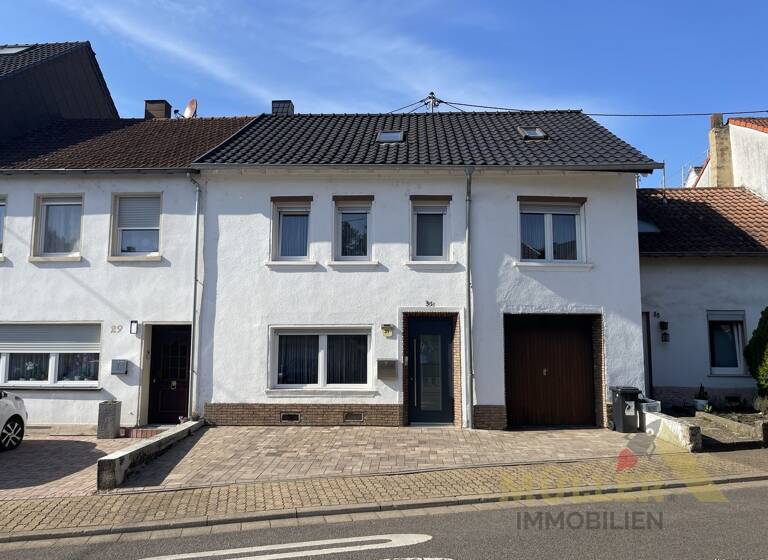 Reihenmittelhaus zum Kauf 210.000 € 8 Zimmer 130 m²<br/>Wohnfläche 354 m²<br/>Grundstück Fraulautern Saarlouis / Fraulautern 66740