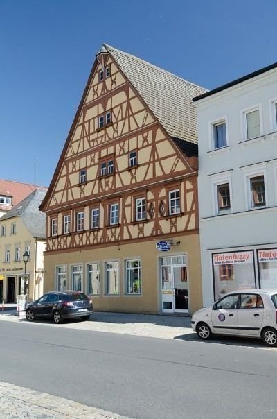 Haus zum Kauf 250.000 € 1.415,6 m²<br/>Wohnfläche 560 m²<br/>Grundstück Hauptstr. 35 Haßfurt Haßfurt 97437