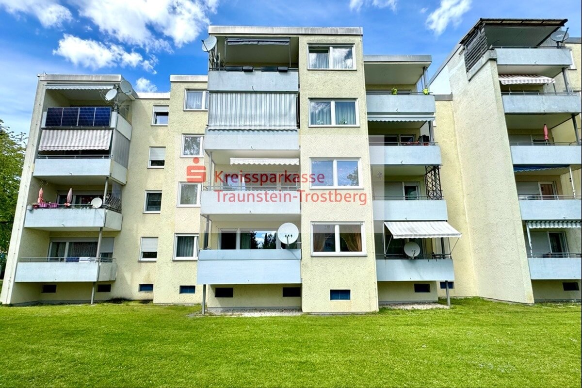 Wohnung zum Kauf 198.000 € 3,5 Zimmer 86,2 m²<br/>Wohnfläche 1.<br/>Geschoss Traunreut Traunreut 83301