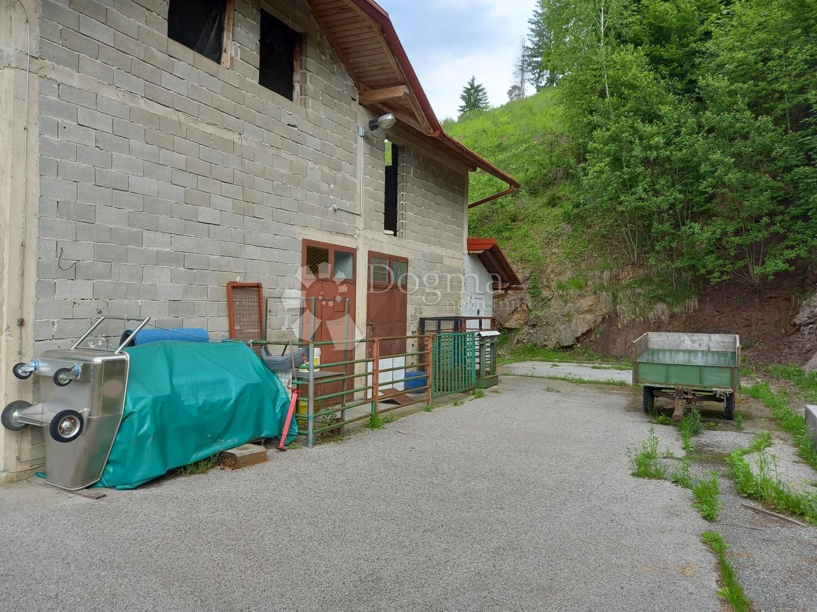 Halle/Industriefläche zum Kauf 140.000 € Gerovo 51306