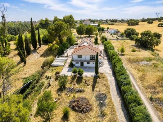 Villa zum Kauf 1.050.000 € 4 Zimmer 383 m² 5.588 m² Grundstück >Avenida de las Vegas > Villanueva del Pardillo 28229