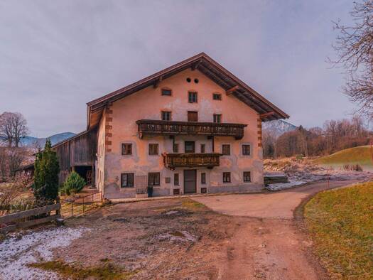 Bauernhaus zum Kauf 8 Zimmer 250 m² 350.000 m² Grundstück frei ab sofort Niederndorferberg 6346