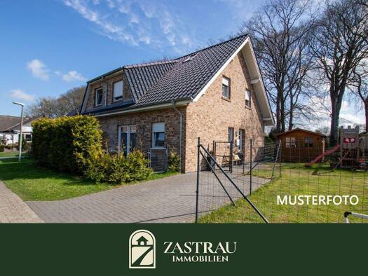 Doppelhaushälfte zur Miete - Erstbezug 1.000 € 4 Zimmer 100 m² 290 m² Grundstück frei ab 01.04.2026 Hage 26524