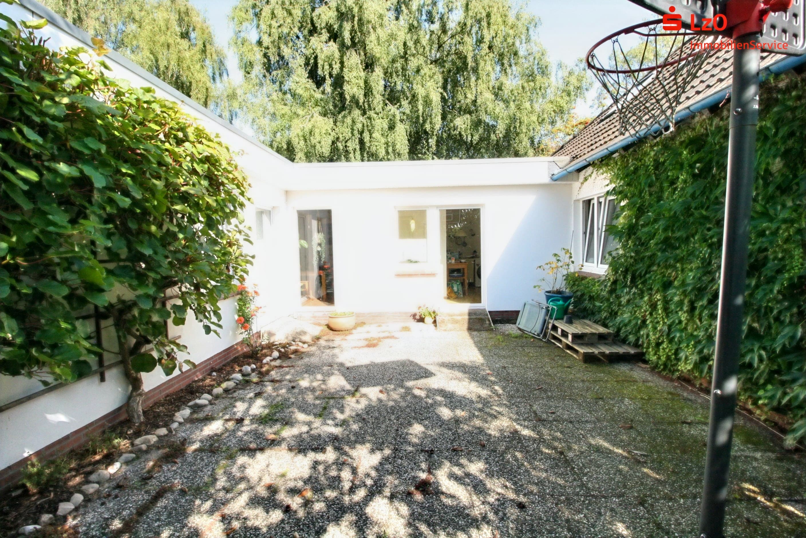 Einfamilienhaus zum Kauf 424.000 € 7 Zimmer 252,9 m²<br/>Wohnfläche 648 m²<br/>Grundstück 01.01.2025<br/>Verfügbarkeit Rastede II Rastede 26180