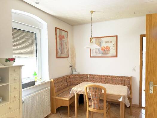 Einfamilienhaus zum Kauf 375.000 € 6 Zimmer 100 m² 250 m² Grundstück frei ab sofort Höchberg 97204