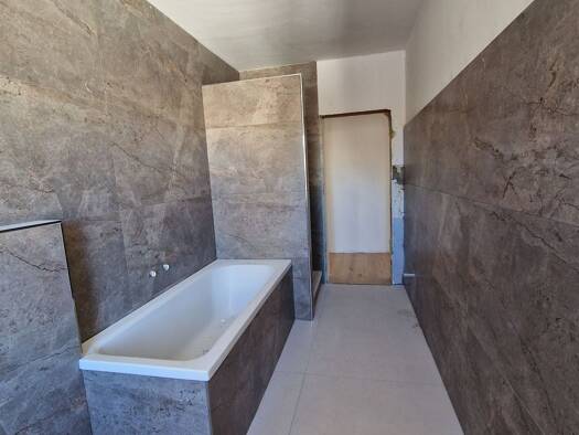 Wohnung zur Miete 1.200 € 5 Zimmer 125 m² Geschoss 5/5 frei ab sofort Innenstadt Halle (Saale) 06108