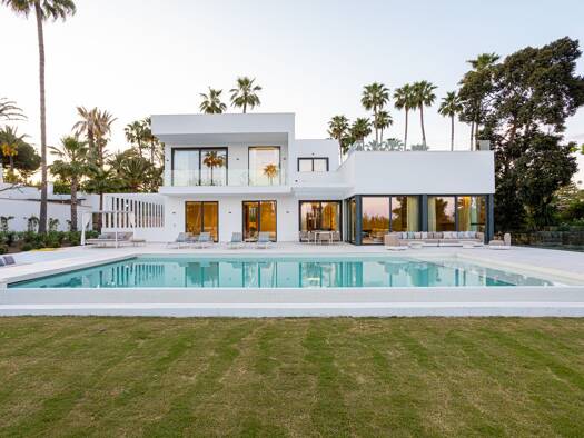 Villa zum Kauf provisionsfrei 3.850.000 € 5 Zimmer 430 m² 2.100 m² Grundstück Estepona 29688
