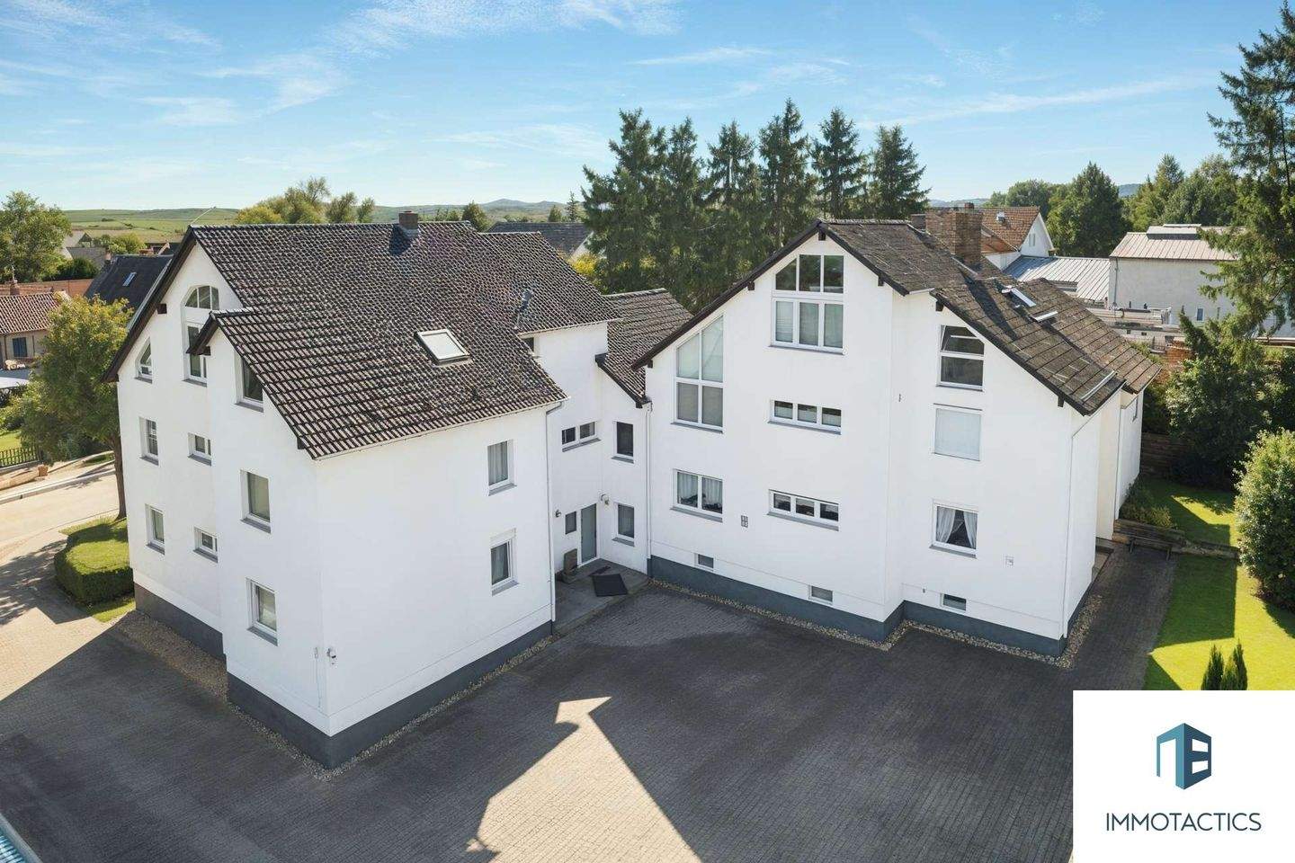 Top Investment: 9 Wohnungen - vollvermietet und modernisiert mit Wertsteigerungspotenzial