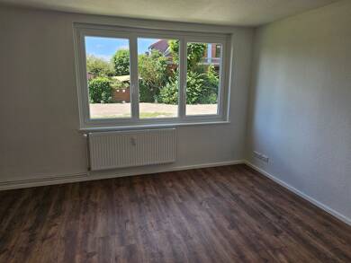 Wohnung zur Miete 350 € 1 Zimmer 27,3 m² frei ab sofort Ratzeburger Allee 86 a Hüxter- / Mühlentor / Gärtnergasse Lübeck 23562